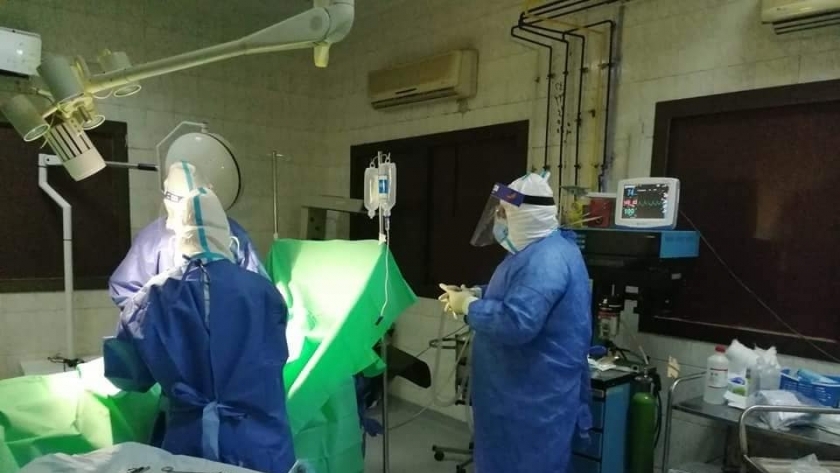 انقاذ سيدة مصابة بكورونا بعد وفاة جنينها داخل الرحم بمستشفي الهلال بسوهاج