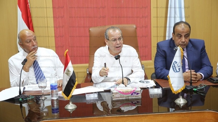 محافظ كفر الشيخ خلال لقاءه مع رؤساء المدن
