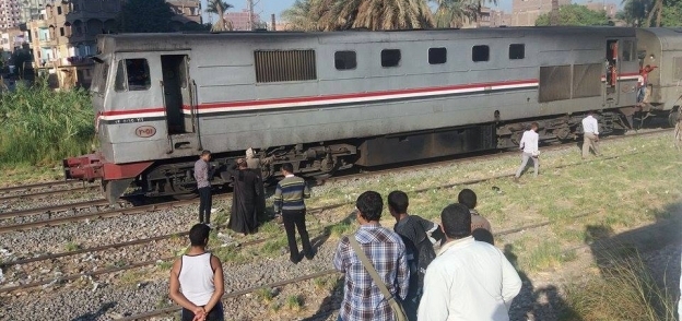 بالصور| عودة حركة قطارات سوهاج بعد توقفها 30 دقيقة بسبب حادث تصادم