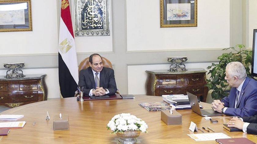 الرئيس السيسى خلال اجتماعه اليوم مع رئيس الوزراء ووزير التعليم