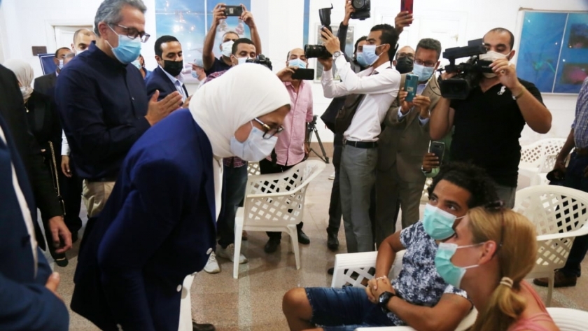 زايد: تطعيم العاملين بالقطاع السياحي يساهم في تنشيط السياحة الآمنة بمصر