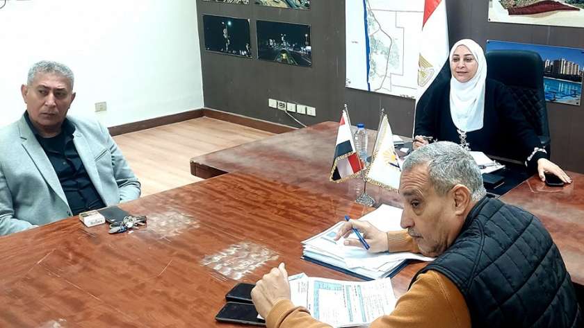 نائب محافظ القاهرة تتابع تطوير شق الثعبان