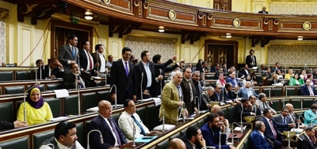 عدد من النواب يطلبون الكلمة خلال الجلسة