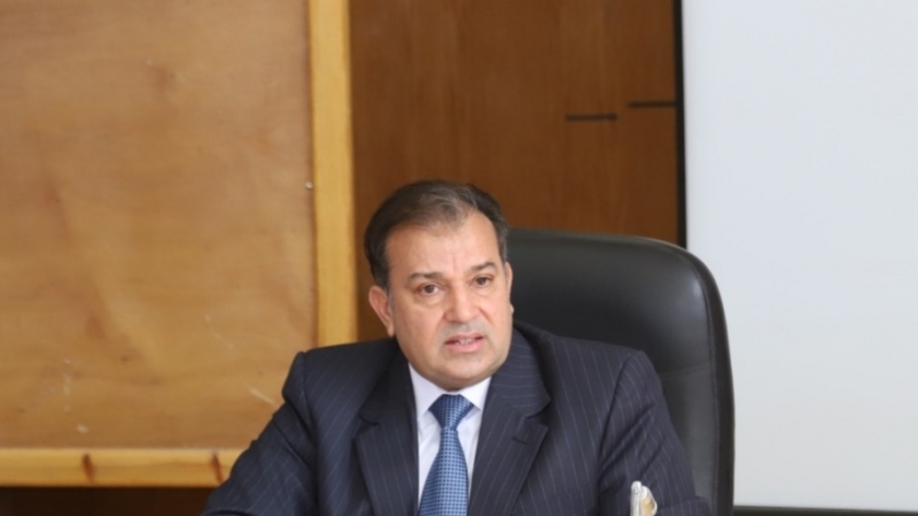 أحمد عكاوي رئيس جامعة جنوب الوادي