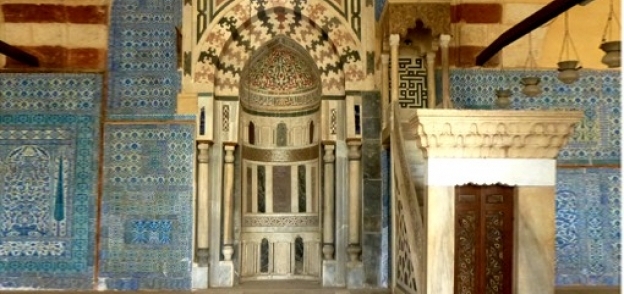 بالصور| مسجد "الأزرق" .. إبداع أمير القصور لنفسه
