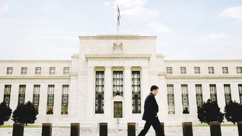 «الفيدرالى» يثبّت أسعار الفائدة لأول مرة