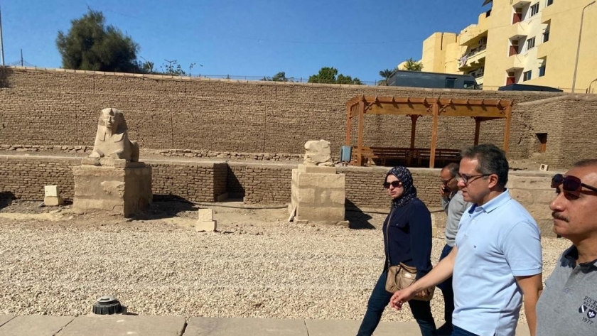 وزير السياحة يتفقد معبدي الأقصر والكرنك استعدادا لاحتفالية طريق الكباش
