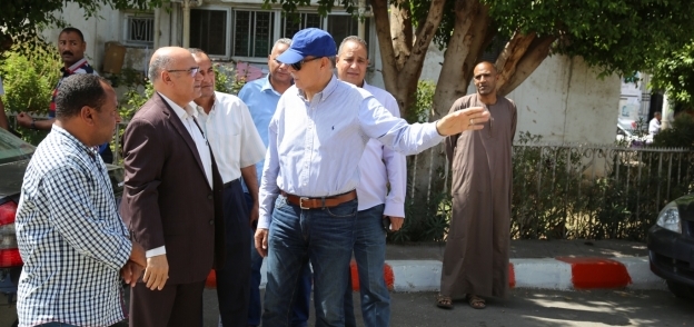 محافظ قنا: تجديد خط الطرد بشبكة الصرف في شارع مصطفى كمال