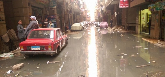 مياه المجاري تُغرق شارع الشعراوي