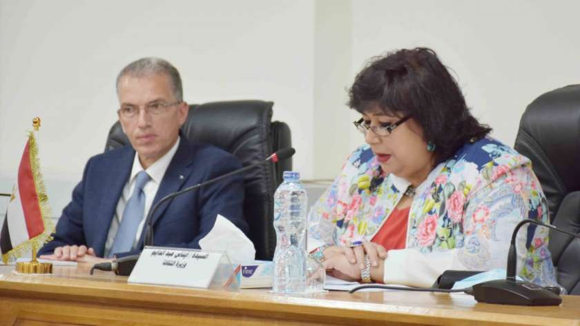 الدكتورة إيناس عبد الدايم وزيرة الثقافة في لقاء الدبلوماسيين