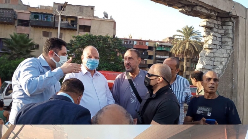 محافظة القاهرة يتفقد موقع الحريق
