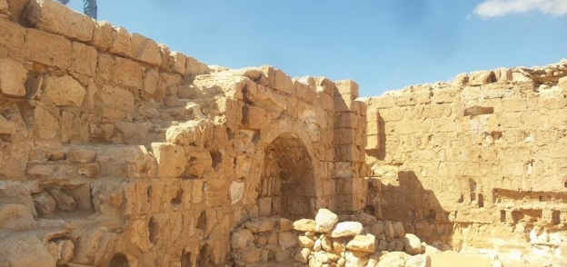 رئيس قطاع الآثار يتفقد عدد من المواقع الاثرية بالإسكندرية ومطروح