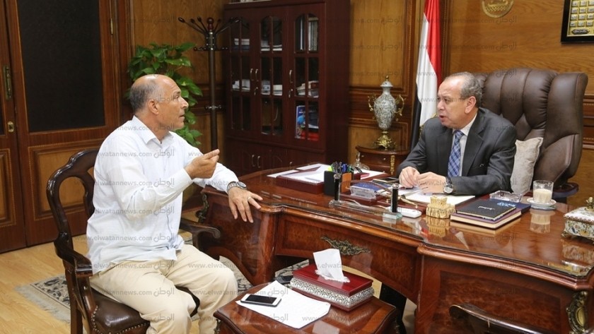 محافظ كفر الشيخ خلال لقاءه مع وكيل وزارة الكهرباء