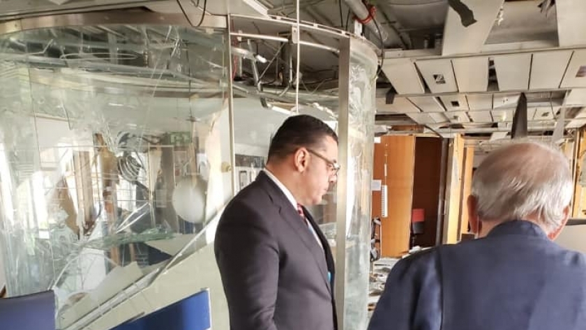 السفير المصري يتفقد مبنى جريدة النهار