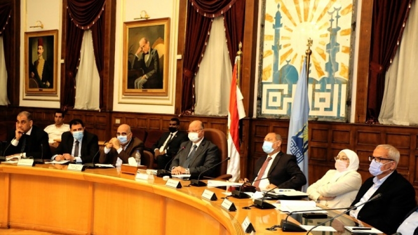 اجتماع سابق لمحافظ القاهرة