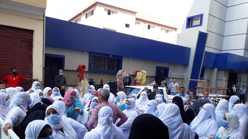 وقفة احتجاجية لتمريض مستشفى العبور في كفر الشيخ