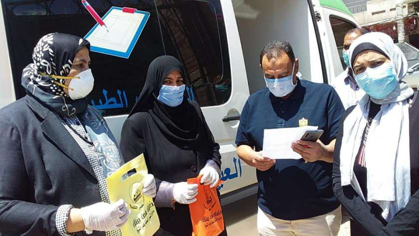 توزيع حقائب الادوية عل الخاضعين للعزل المنزلي في كفر الشيخ 