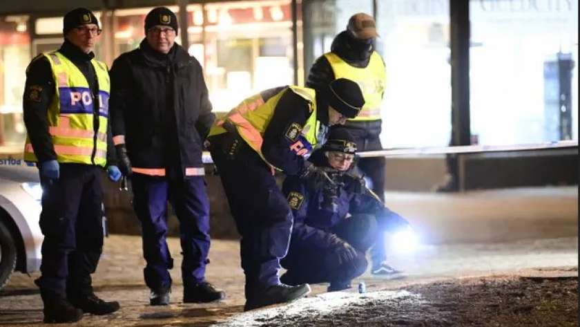 الشرطة السويدية في موقع الهجوم الإرهابي