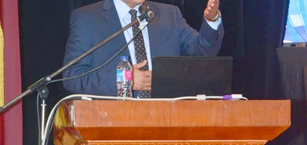 الدكتور محمود صقر