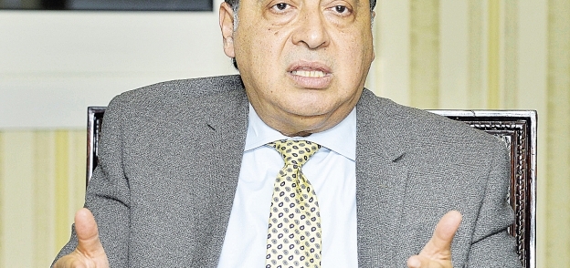 الدكتور أحمد عماد - وزير الصحة