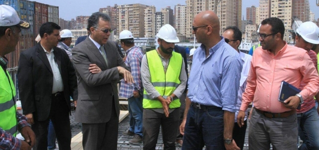 وزير النقل يتابع أعمال تنفيذ إنشاء جراج متعدد الطوابق بميناء الإسكندرية، باجمالي 285 مليون جنيه