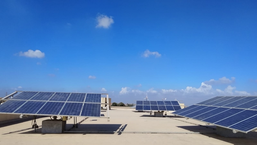 الجامعات استخدمت الطاقة الشمسية لتوليد الكهرباء