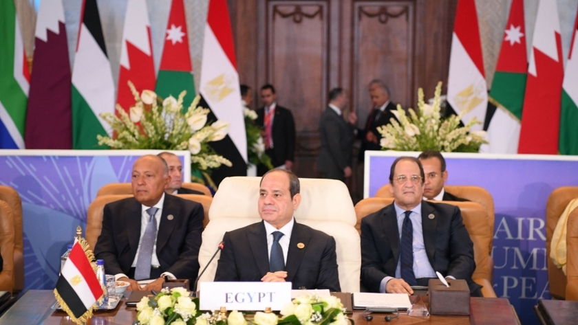 الرئيس السيسي أثناء قمة القاهرة للسلام