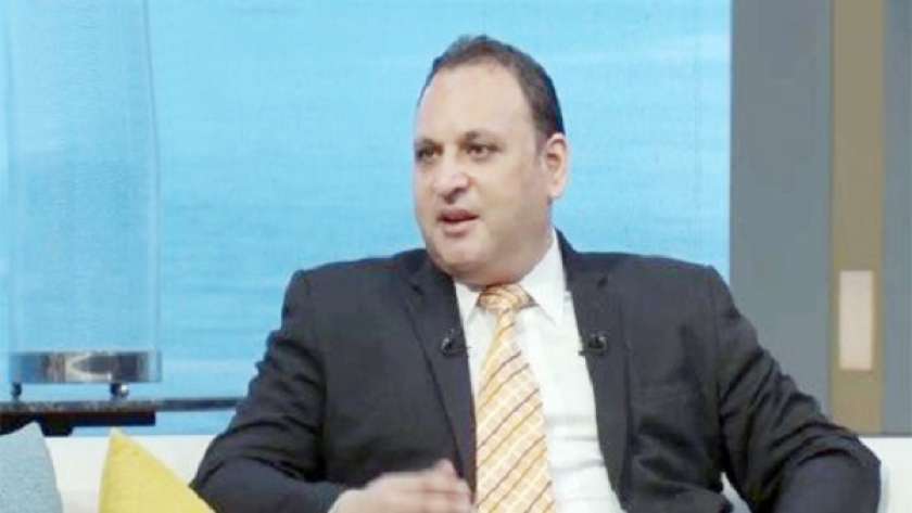 الدكتور عمرو صالح أستاذ الاقتصاد السياسي