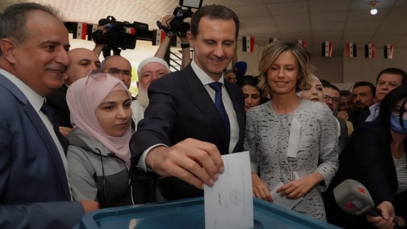 بشار الأسد يدلي بصوته في الانتخابات الرئاسة 2021 التي تم الاعلان عن فوزه بها