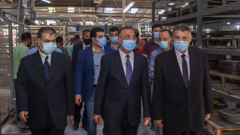 محافظ الإسكندرية يزور بعدد من المنشآت الصناعية بالمنطقة الحرة ومجمع الصناعات البلاستيكية بمرغم
