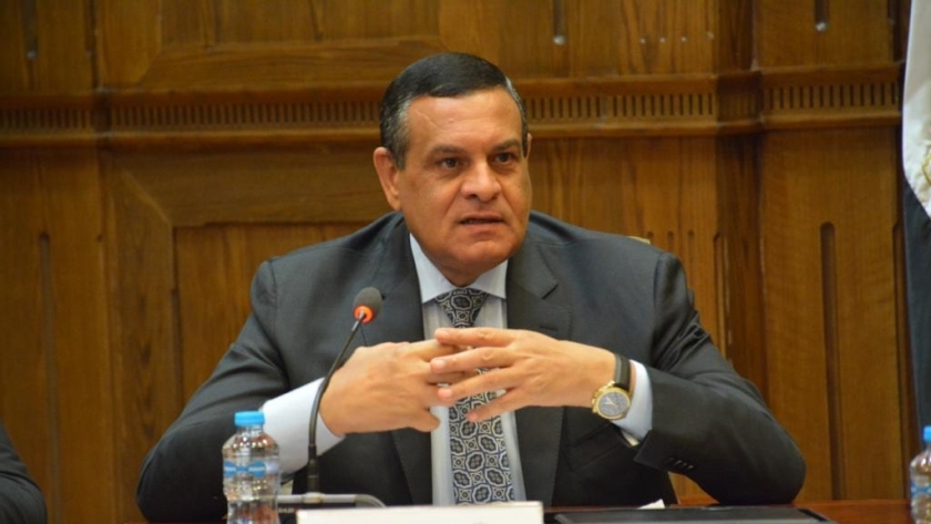 اللواء هشام آمنة وزير التنمية المحلية