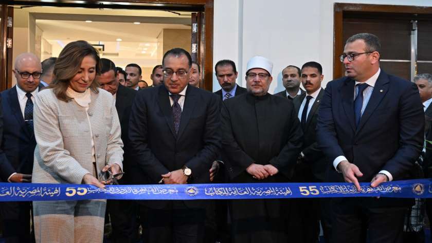 رئيس الوزراء خلال افتتاح معرض الكتاب رسميا