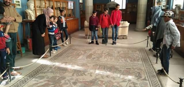 متحف آثار الإسماعيلية ينظم أنشطة متحفية لأطفال المدارس.