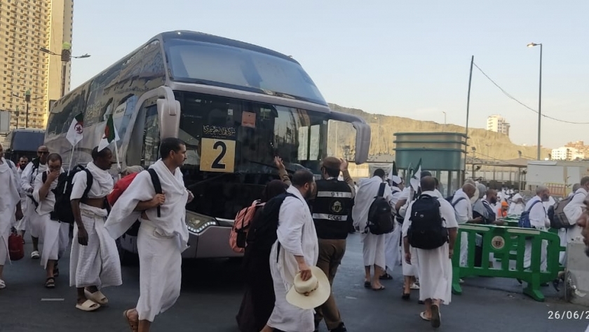 تصعيد حجاج السياحة إلى عرفات