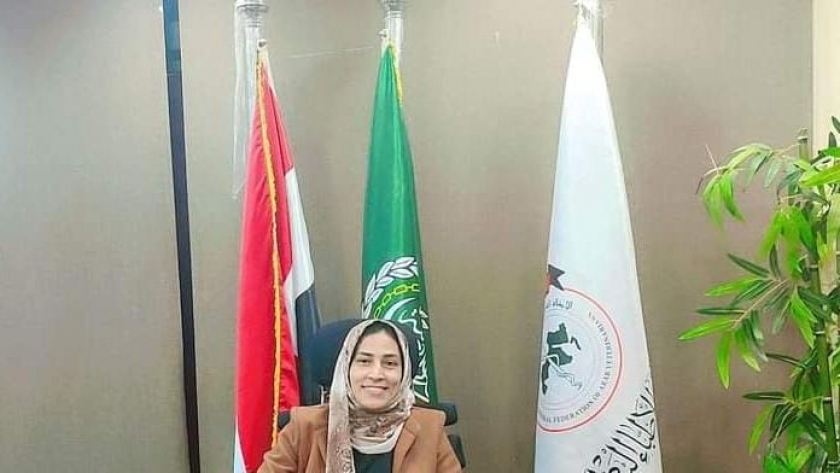 الدكتورة سارة عطا الله رئيس المركز العلمي للأطباء البيطريين