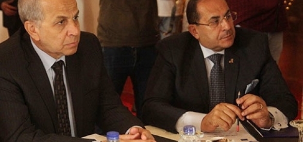 محافظ سوهاج يشارك في مؤتمر "اللامركزية في مصر"