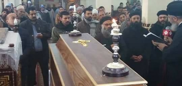 بالصور| الكنيسة تشيع جنازة شهيد العريش بمسقط رأسه في سوهاج