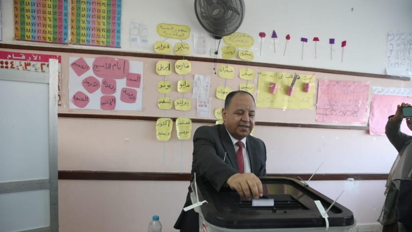 وزير المالية محمد معيط يدلي بصوته في الانتخابات الرئاسية 2024
