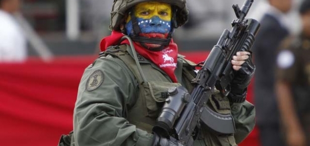عنصر من الجيش الفنزويلي