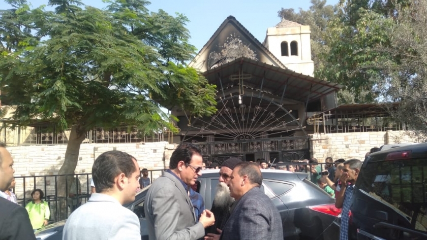 نائب محافظ القاهرة يتفقد كنيسة مارجرجس