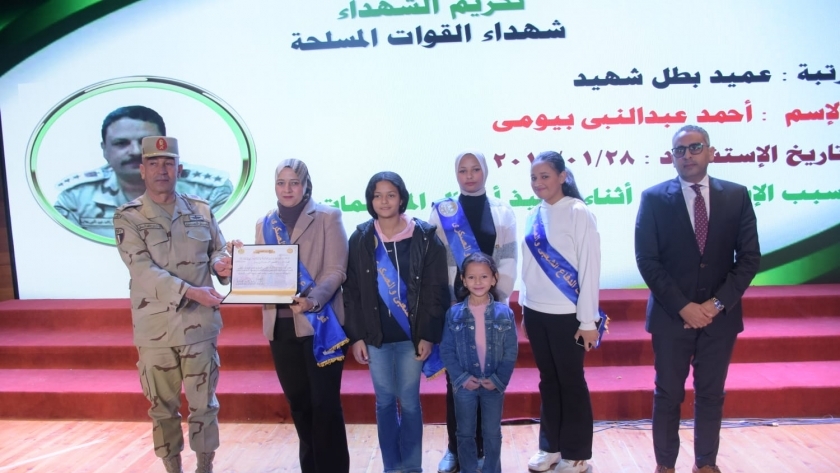 القوات المسلحة تنظم ندوتين تثقيفيتين بجامعة أسيوط و«تعليم القاهرة»