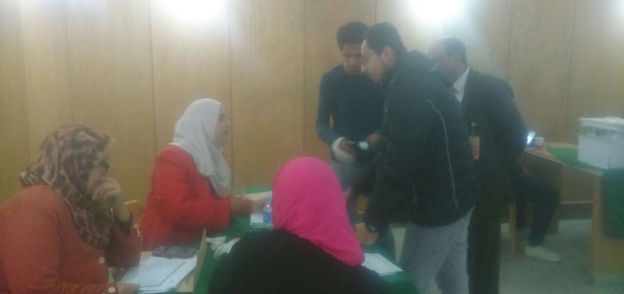 اثناء سحب استمارات الترشح للانتخابات بجامعة عين شمس