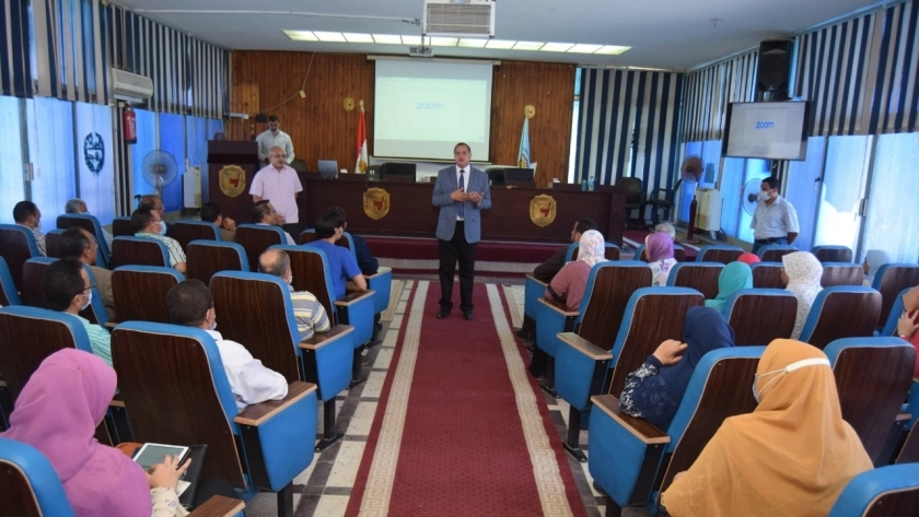 جامعة سوهاج تنظم ورشة عمل تدريبية عن جائزة مصر للتميز الحكومي