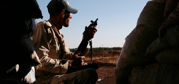 أحد عناصر الجيش السورى الحر