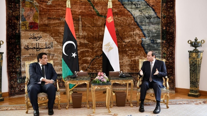 الرئيس خلال لقائه رئيس المجلس الرئاسي الليبي اليوم