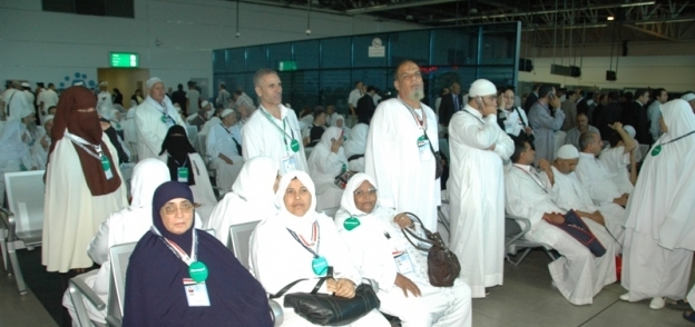 استمرار سفر حجاج بيت الله الحرام من مطار القاهرة