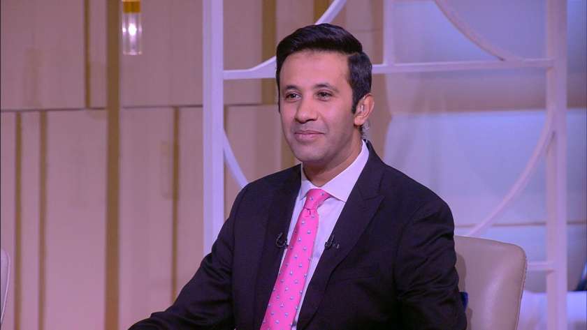 الإعلامي عمرو خليل