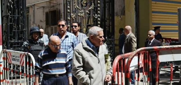 إجراءات أمنية مشددة بكنيسة المرقسية للإحتفال بسبت النور في الإسكندرية