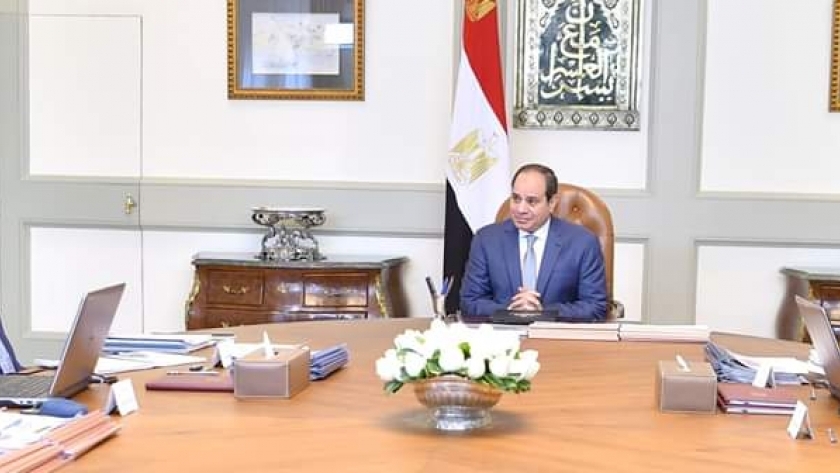 الرئيس السيسى خلال اجتماعه مع "مدبولى وشاكر" أمس