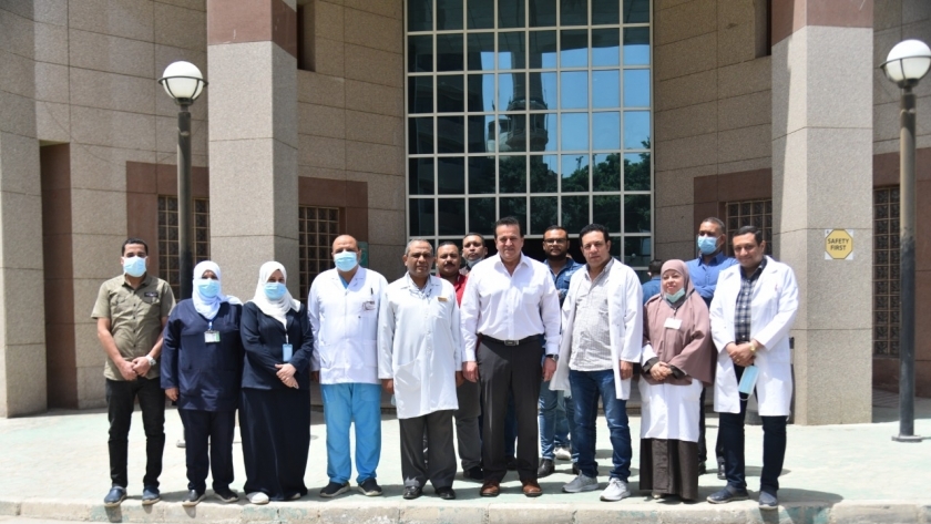 وزير الصحة يقيل مدير مستشفى القاهرة الجديدة في زيارة مفاجئة